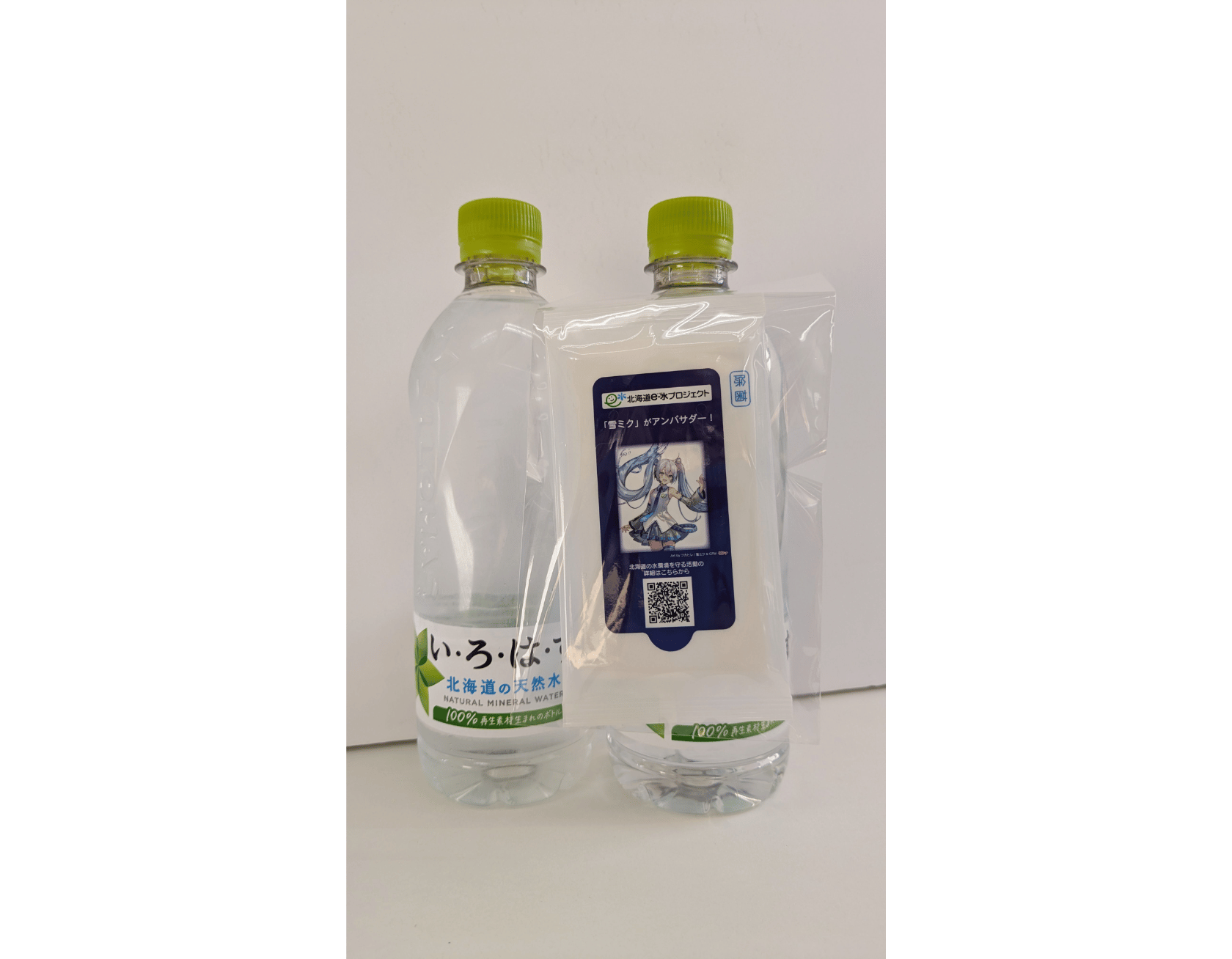 【企画終了】道内販売の「い・ろ・は・す天然水540mlPET」・「い・ろ・は・す天然水950mlPET」に「雪ミク」絵柄の「北海道e-水プロジェクト」紹介入り除菌ウェットティッシュを付属してＰＲ！